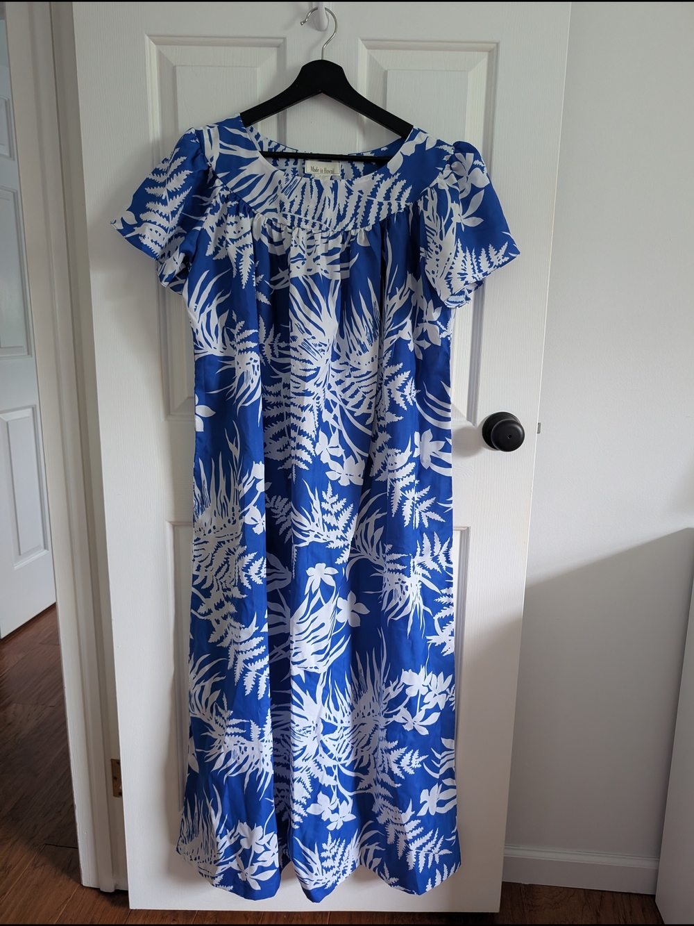 Vintage Made In Hawaii Blue and White Tropical Print Women’s Muu Muu Size 14